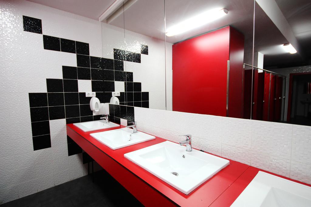 Botxo Gallery - Youth Hostel بلباو المظهر الخارجي الصورة